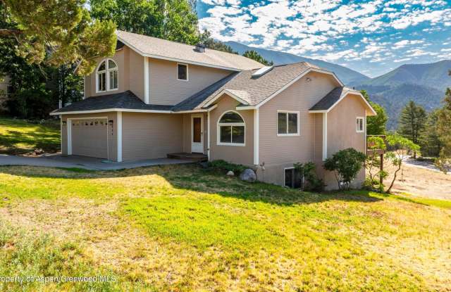 484 Canyon Creek Drive Gallery 2