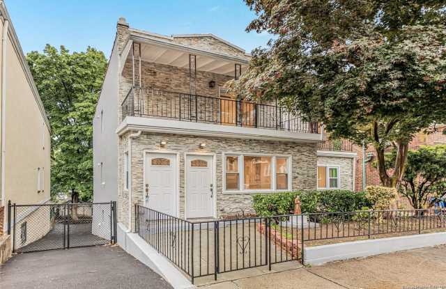 6140 Delafield Avenue unit: 2 photos photos