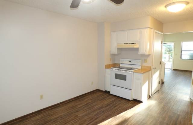7016 North Troost Avenue Gallery 3