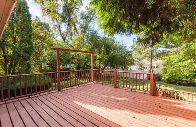 3410 BANCROFT DRIVE Gallery 2