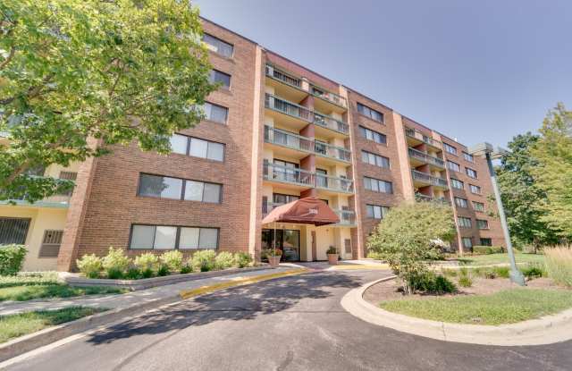1800 HUNTINGTON Boulevard - 1800 Huntington Boulevard, Hoffman Estates, IL 60169