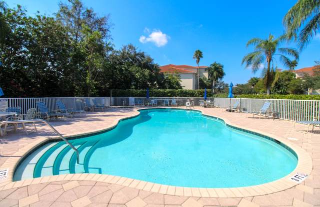** GOLFING PARADISE AT NAPLES LAKES COUNTRY CLUB 3/2 GOLF TRANSFER CONDO READY FOR A SEASONAL TENANT ** photos photos ** GOLFING PARADISE AT NAPLES LAKES COUNTRY CLUB 3/2 GOLF TRANSFER CONDO READY FOR A SEASONAL TENANT ** photos photos