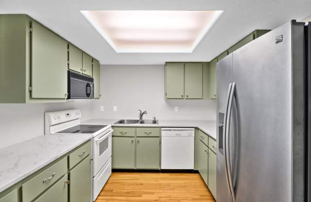 543 Fairways Dr Gallery 2