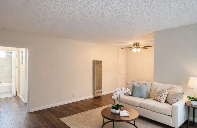 1300 Laurel Ave photos photos