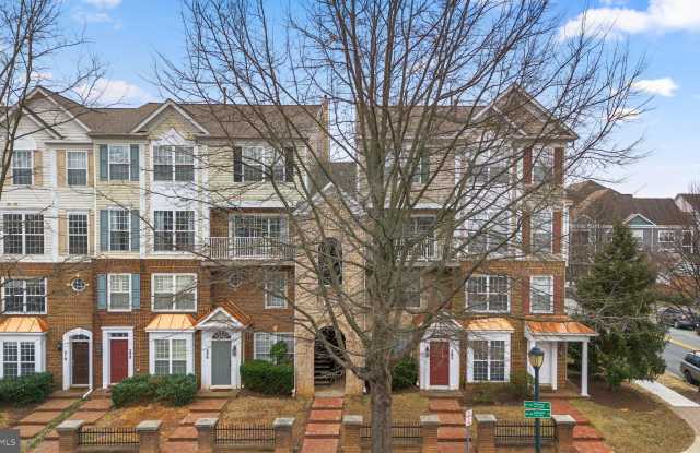 204-D FALLSGROVE Boulevard unit: 20 photos photos