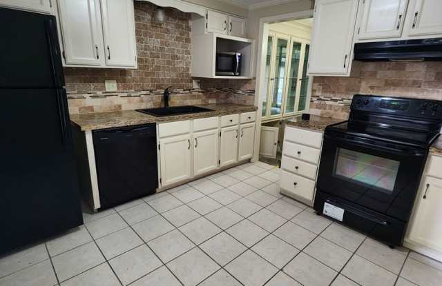 3 bedroom 2 1/2 Bath Town house photos photos