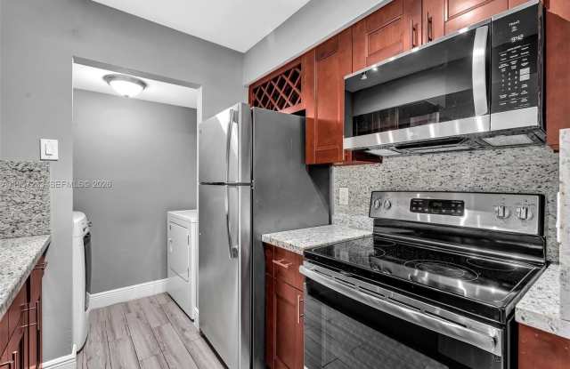 1263 SW 46th Ave photos photos