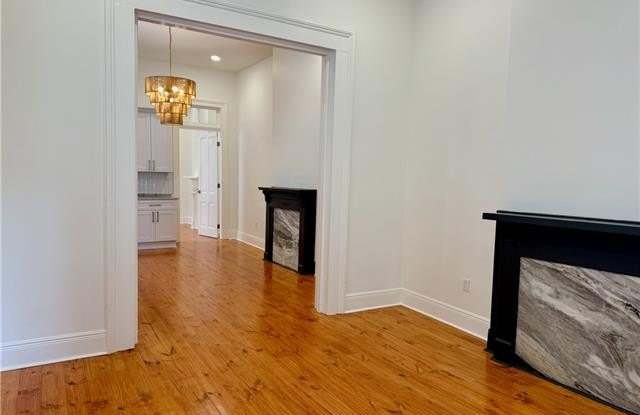 128 N ALEXANDER Street Gallery 3