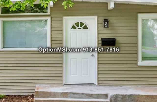 2201 Northeast Shady Lane Drive Gallery 3
