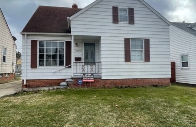 21206 Kenyon Dr - 21206 Kenyon Drive, Maple Heights, OH 44137