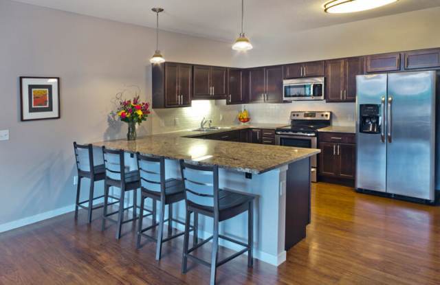 Grand & Finn Apartments - Student Housing Gallery 1