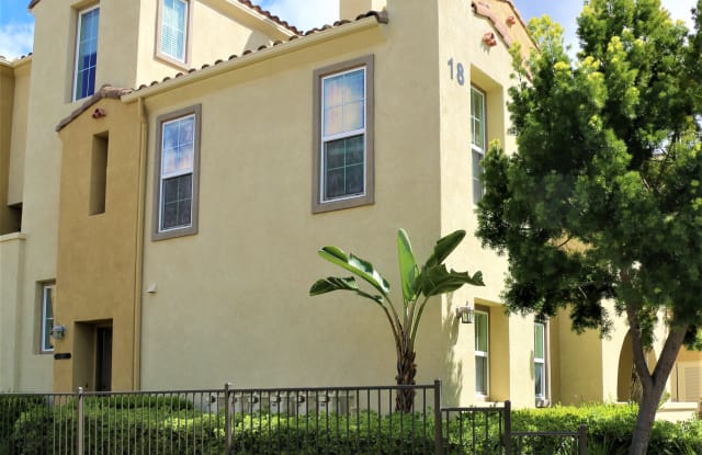 654 Hatfield Dr - 654 Hatfield Drive, San Marcos, CA 92078