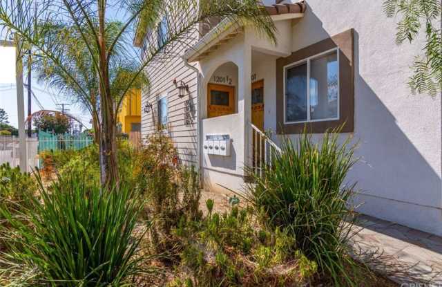1201 S Catalina Street 1/2 Gallery 2