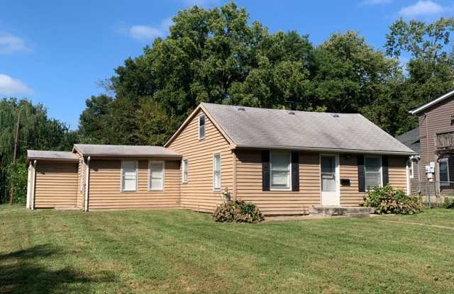 3BR/2BA Waldo Bungalow - Large Fenced Yard, 1-Car Garage, & Washer/Dryer Hook Ups Gallery 1