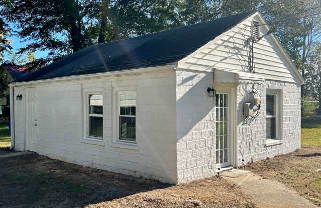One bedroom, 1 bath house in Mebane photos photos