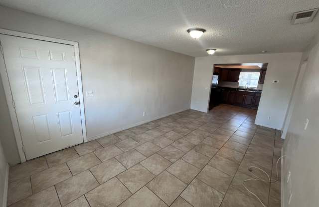 1 MONTH FREE!! - Two Bedroom Hidden Gem in South Tampa Gallery 3