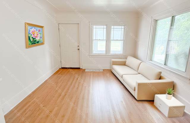 971 Woodbridge St Gallery 3