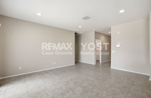 Beautiful Kitchen, Open Layout, and Room to Relax! Gallery 3