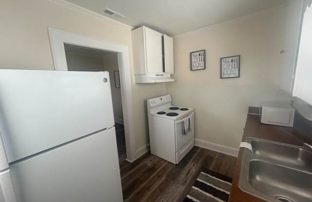 Room in 2 Bedroom Home at Kerr St NW photos photos
