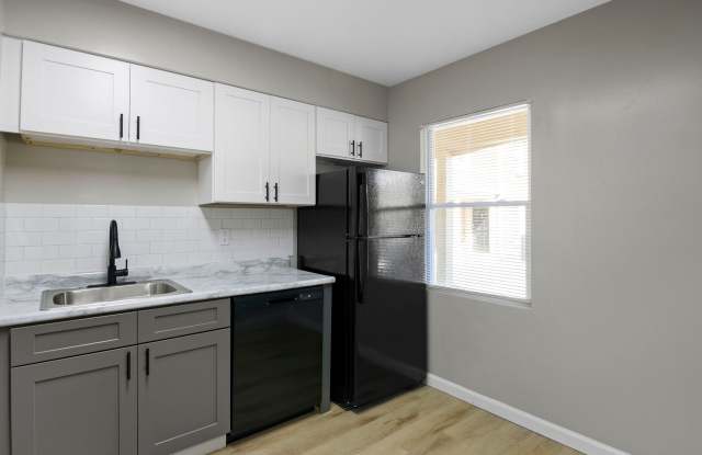 The Riverside Apartment Homes Gallery 2