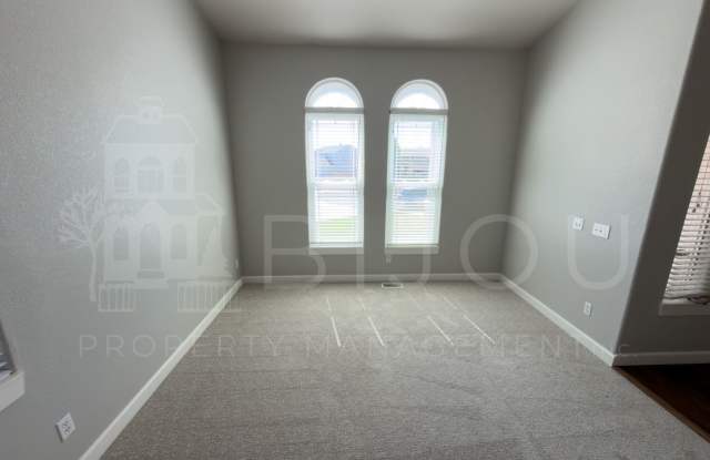 Beautiful 5-Bedroom Home Featuring Pikes Peak Views, Finished Basement & Private Backyard Gallery 3