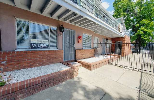 Ground floor One bedroom with Private Patio near Diamond District Gallery 2