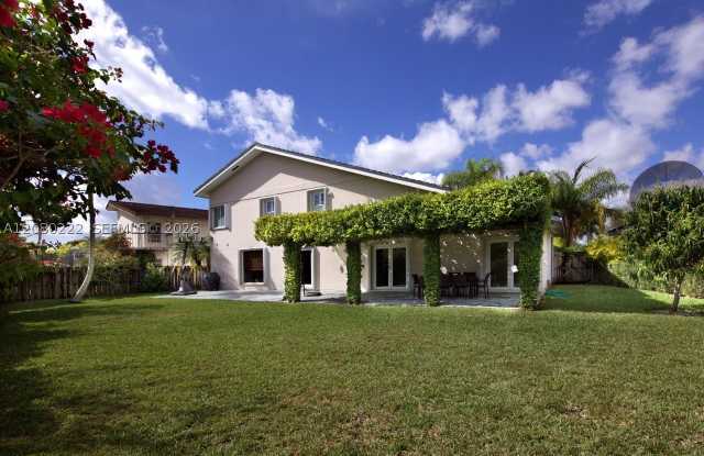 5631 SW 58th Ct Gallery 2