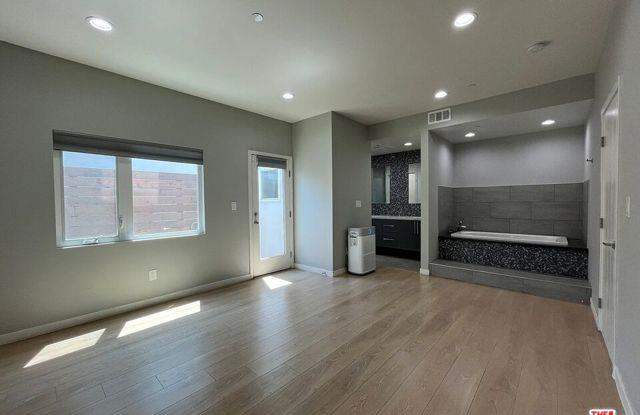 636 North Rampart Boulevard photos photos