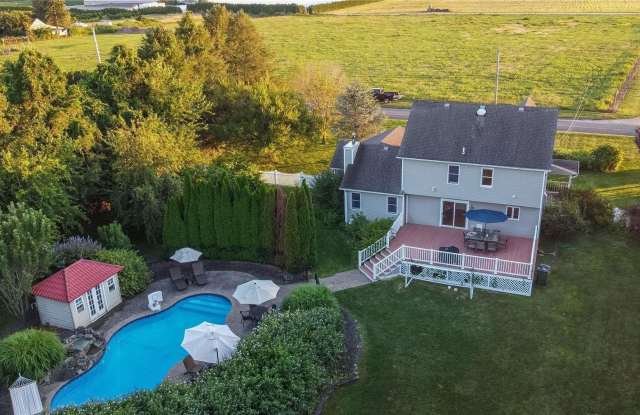 4270 Aldrich Lane - 4270 Aldrich Lane, Laurel, NY 11948