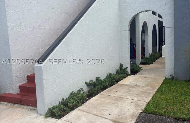 18236 Mediterranean Blvd Gallery 2