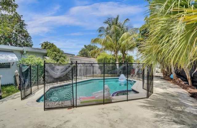 2442 Garfield St photos photos