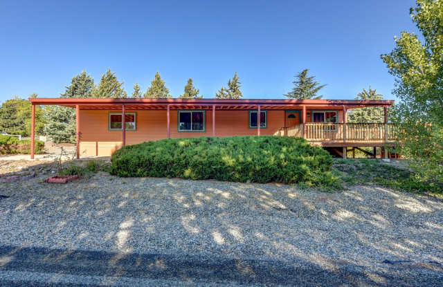 Spacious 2 Bedroom Home Near Willow Lake! photos photos