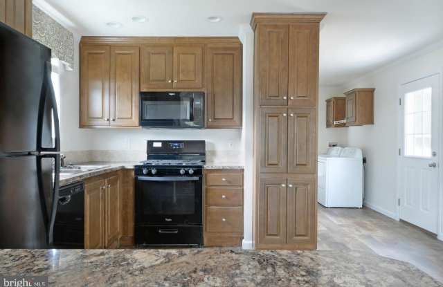 36 RIVERVIEW Drive Gallery 4