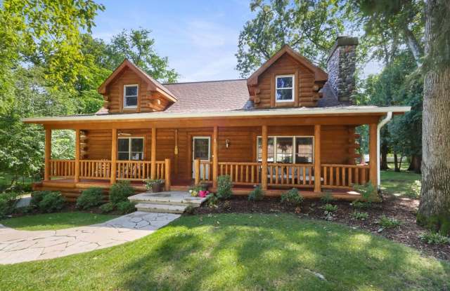 Lake Geneva Furnished Cabin Near Beach Available for Monthly  Mid-Term Rentals photos photos