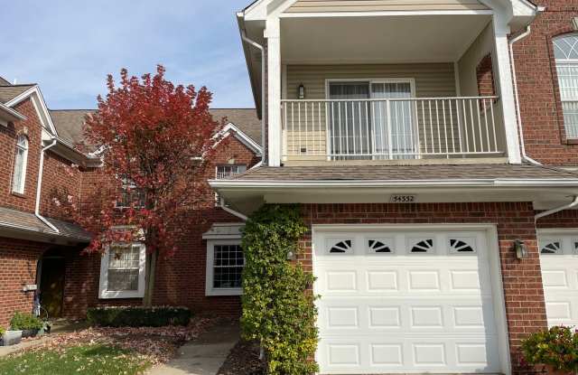 3-Bedroom, 2-Bath with Att. Garage in Shelby Township - 54332 East Annsbury Circle, Macomb County, MI 48316