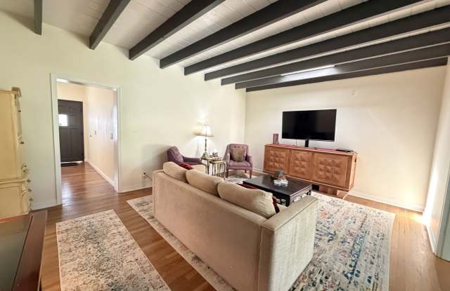 1413 SW 8th Ct Gallery 3