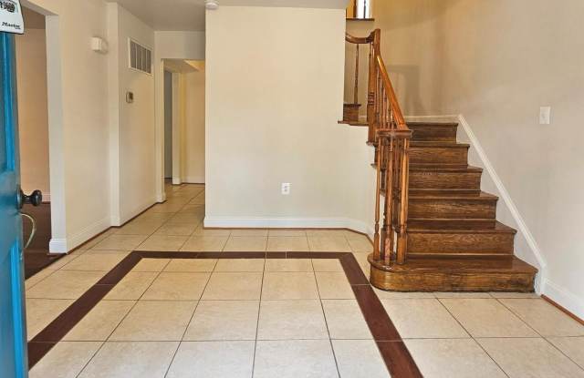 8251 CARRLEIGH PARKWAY Gallery 3