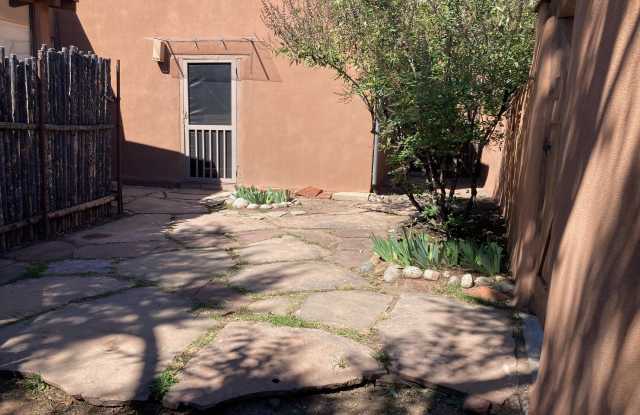 1613 Calle Torreon - 1613 Calle Torreon, Santa Fe, NM 87501
