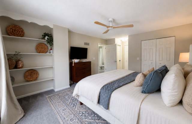 5936 Sawmill Woods Drive Gallery 3
