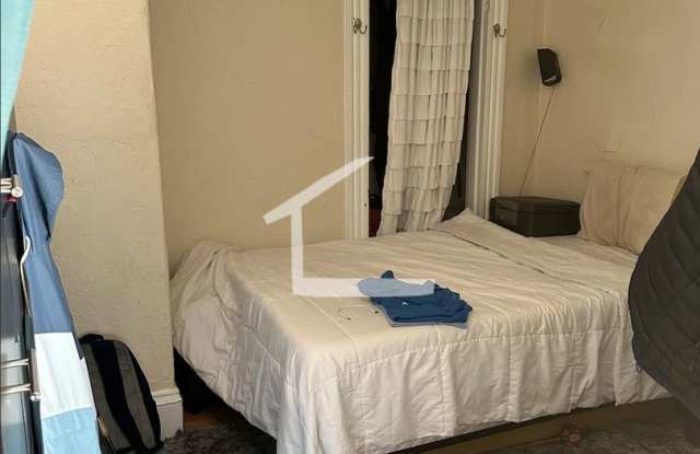 Nice Studio available 7/1 photos photos