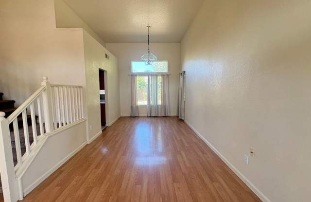 Spacious Four Bedroom Home in Western Ranch Gallery 4