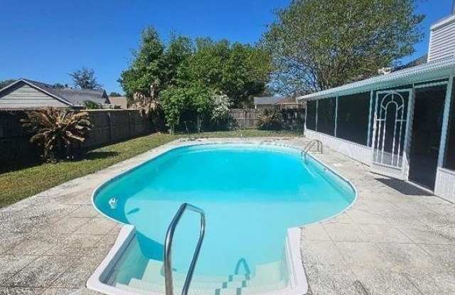 8632 Westview Ln Gallery 2