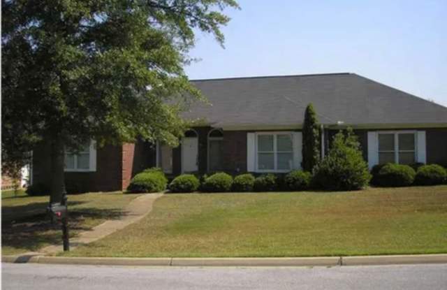 Beautiful 4 Bedroom 3.5 Bath Brick Home Available July 2025! photos photos