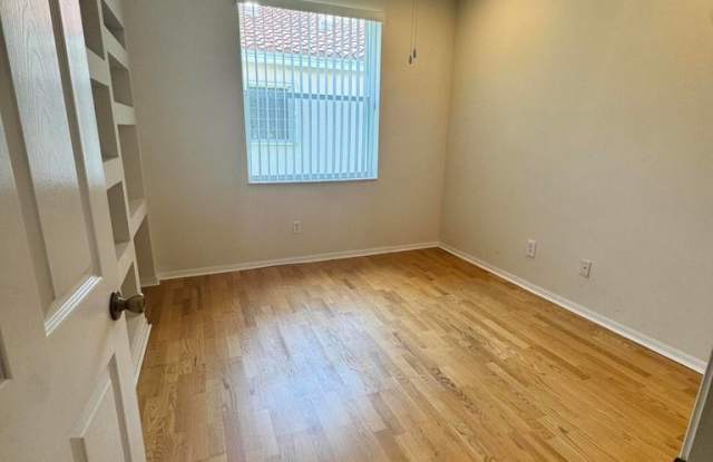 10895 Fillmore Drive Gallery 2
