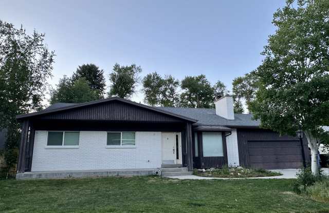 2129 Creek Way photos photos
