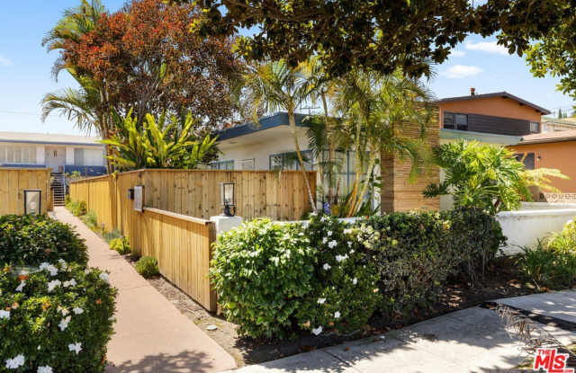 1621 Centinela Ave photos photos