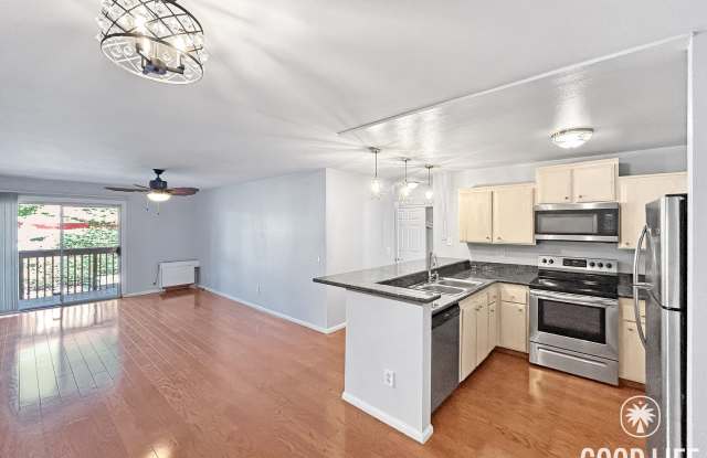 Beautiful 1BD/1BA W/ Reserved Parking and Community Pool in Mission Valley! photos photos