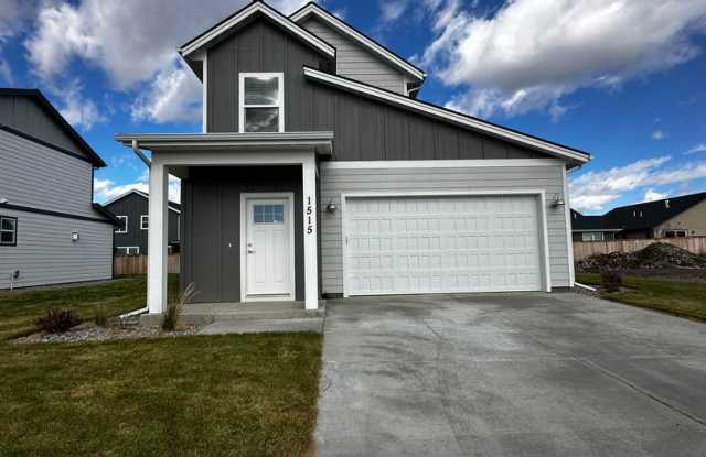 Beautiful and New 3 Bedroom Home photos photos