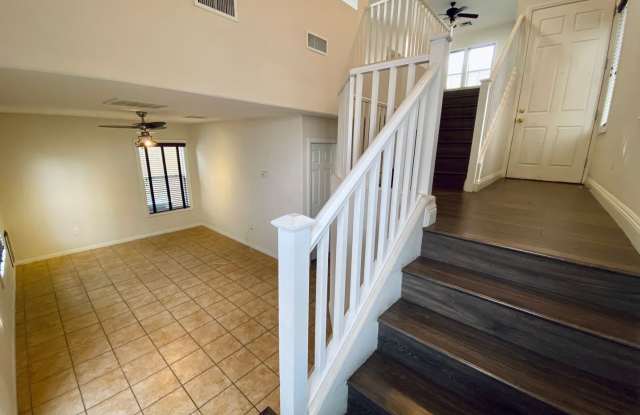 BEAUTIFUL 3 STORY FAMILY HOUSE IN EXCELLENT LOCATION OFF OF BLUE DIAMOND! Gallery 3