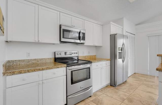 4355 LEICESTER Court, West Palm Beach, FL 33409 - 7815 Gallery 3